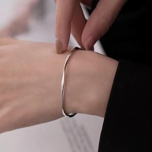 Ins Style Möbius Open Bracelet Minimalist Unisex Couple Jewelry 520 Gift