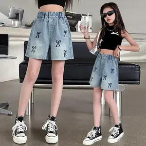 Celana Anak Perempuan Bahan Denim dengan Pita dan Gantungan Kecil - Fashion