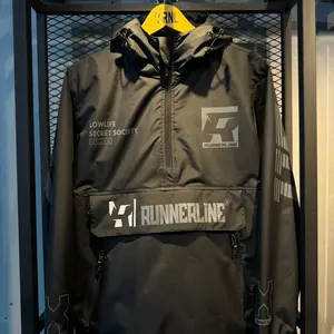 jaket brutall runnerline big pocket jaket runnerline kangguru Pria Wanita Zipper Hitam Kantong Panjang Distro