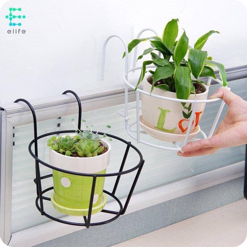 Giỏ sắt tròn treo chậu hoa ban công