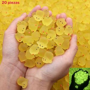 20 Mini Adornos de Pollo que Brillan en la Oscuridad, Decoraciones de Pollito con Ojos Encantadores para Contenedores de Vidrio, Acuarios, Fiestas