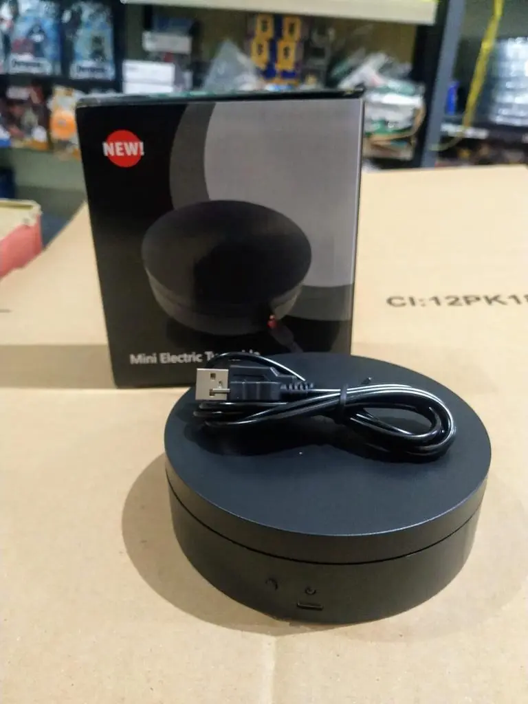 Stand Display Putar / Tatakan Figure Rotating Display Diameter 12 cm USB Desk