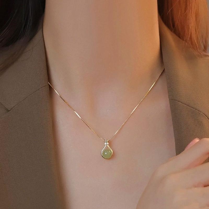 Product Introduction of 2024 New Fashion Trend Elegant and Simple Versatile Collar Chain Necklace for Women 4