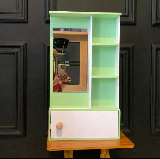 Rak Kosmetik Miniatur Estetik Meja Rias Furniture Laci Kayu Bahan Tahan Lama Ukuran 50x40cm Model Kekinian Organisasi Kosmetik Rak Kosmetik Miniatur Estetik Meja Rias Furniture Laci Kayu Bahan Tahan Lama Ukuran 50x40cm Model Kekinian Organisasi Kosmetik