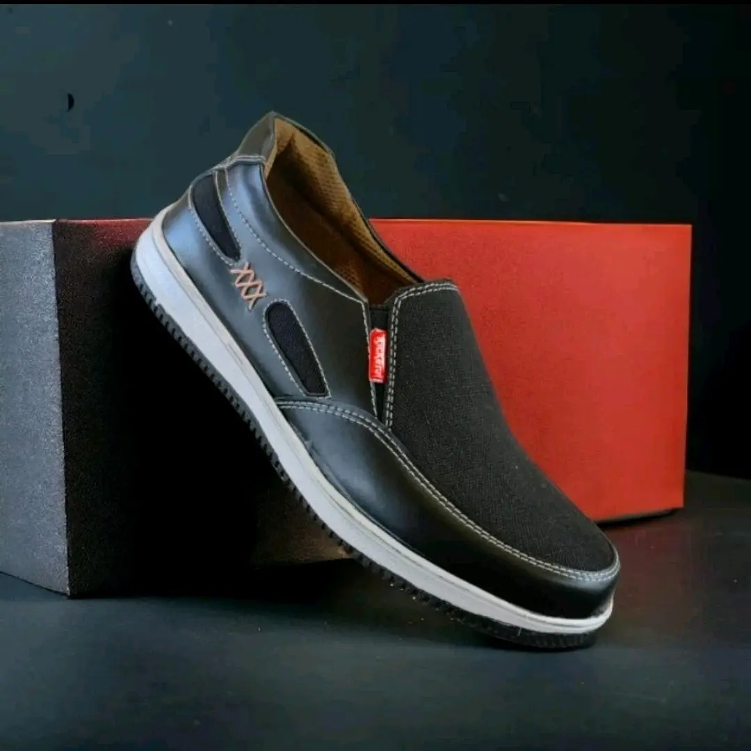 SEPATU KICKERS HITAM / BLACK / KIKER SLIPON PRIA SLOP SELOP KASUAL CASUAL SANTAI KERJA VIRAL FALAT SHOES SLIP COWOK