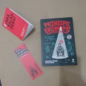 Buku Prinsipil Ekonomi Ferry Irwandi + Sticker, Bookmark, Booklet