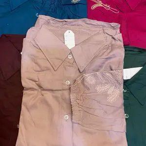 Baju kemeja bunga di lengan katun twill premium
