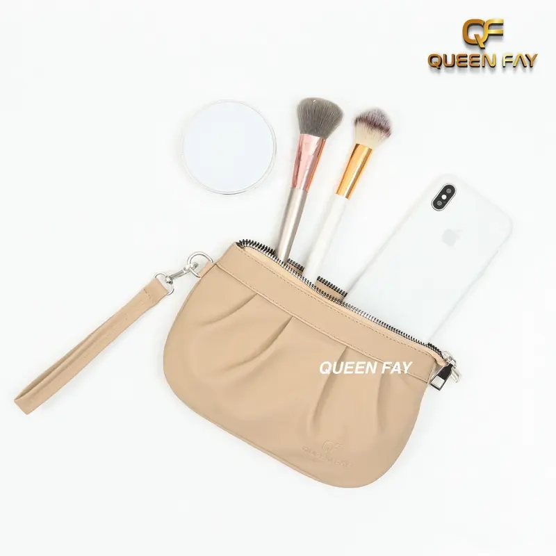 Queen Fay Lyona Pouch Chocoli Tas Dompet Multifungsi Waterproof Anti Air Kekinian Muat Banyak 3