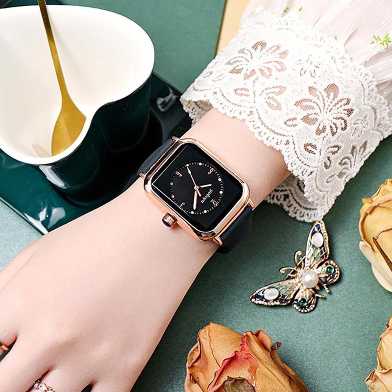 Product Introduction of Glow-in-the-dark Quartz Watch Network Red Fashion Silica Gel Square Watch 30