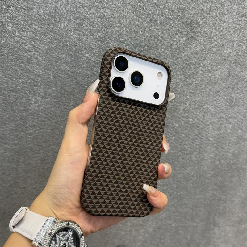 Luxurious Kevlar carbon fiber magnetic phone case, compatible with iPhone 17/18 Pro Max, also compatible with iPhone 16/15/14/13/12 Pro Max. Supports wireless charging. Semi-wrap carbon fiber ultra-thin phone case