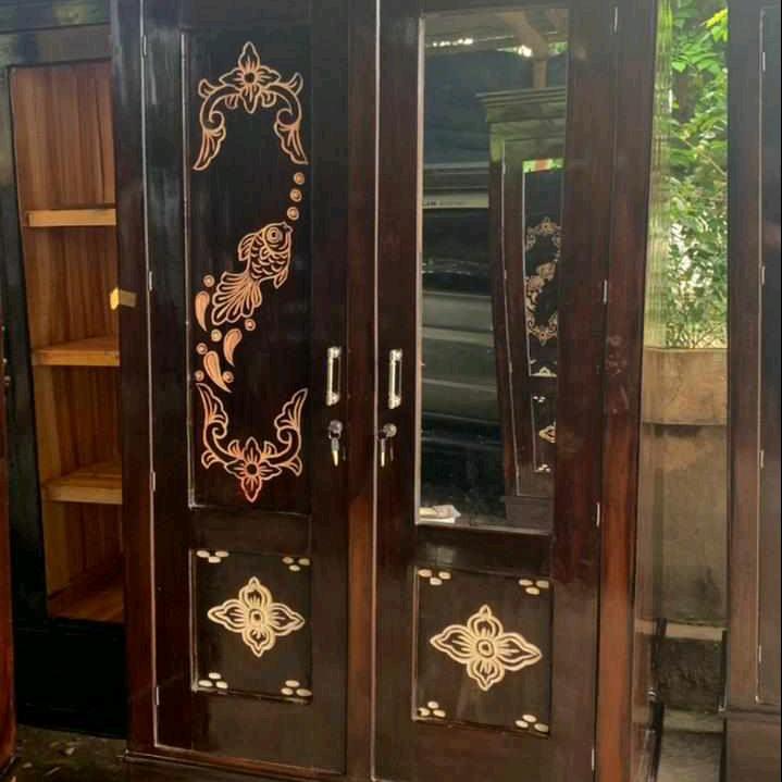 lemari kayu mahoni tua murah 7