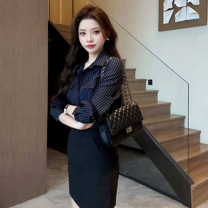 Product Introduction of Áo sơ mi sọc đơn hàng khuy tay dài dáng ôm vừa vặn thanh lịch 2