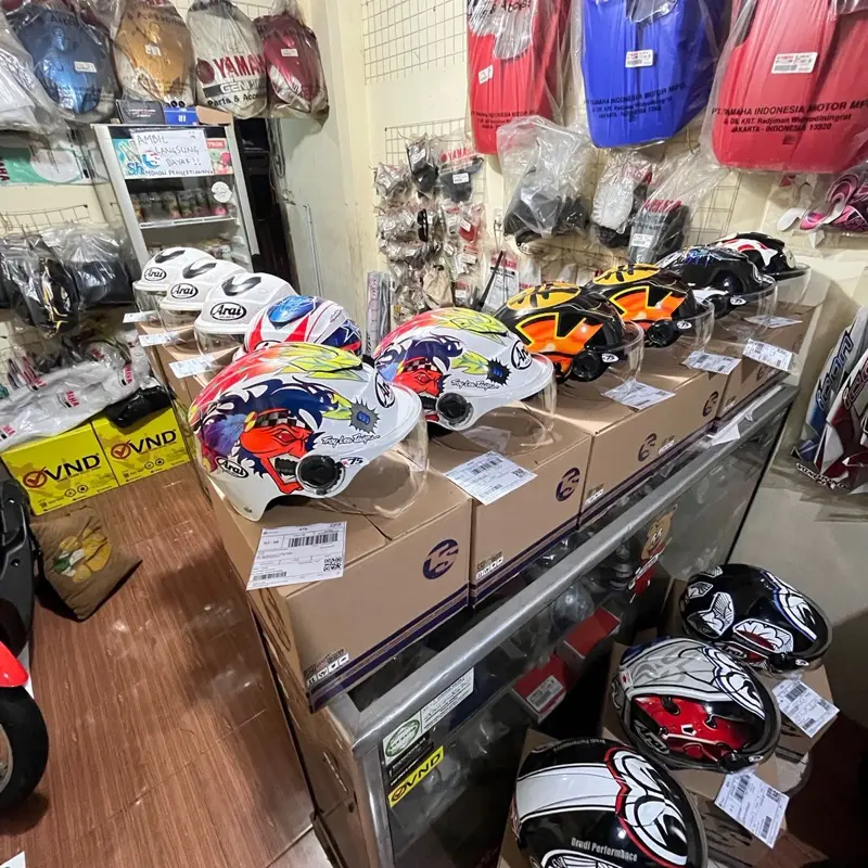 Helm motif arai helm copy arai motif original Helm motif arai helm copy arai motif original