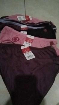 Product Review of PAKET (ISI 12) CD KAREN/ALISSA, CD WANITA KATUN from m**i ** 0
