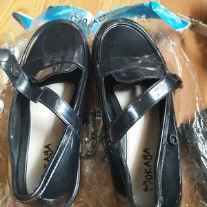 (667-16/667-17) Sepatu Jelly Pantofel Anak Cewek Paskibra Hitam Glossy Kancing 2 Samping Super Simple Cantik Simple Elegant Kekinian Mokaya / Ukuran 26-35 Fashion