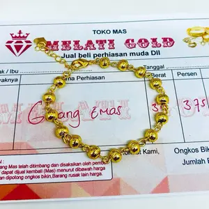 Gelang Biji Lada Emas Muda – Fashion Simpel dengan Kesan Mewah Elegan