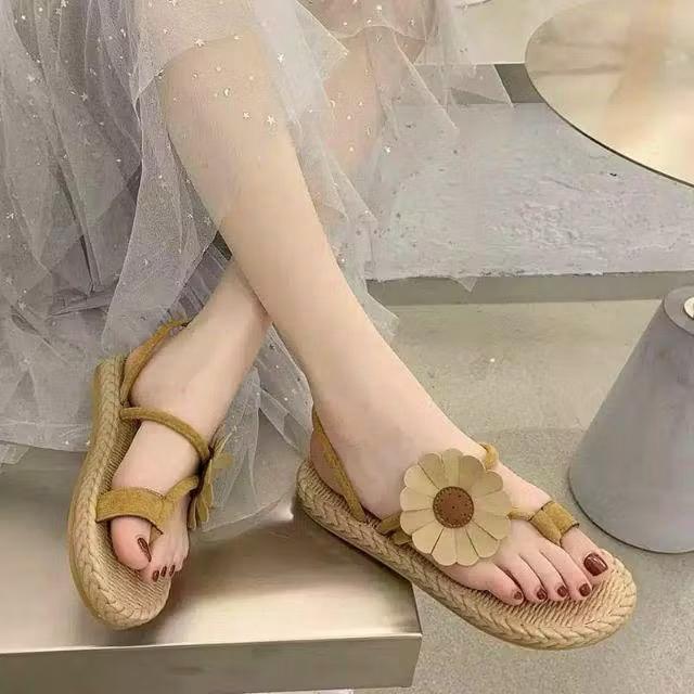 Sandal etnik bunga jempol