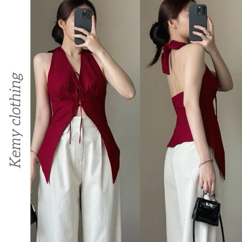 Áo cổ yếm hở lưng cột nơ tà nhọn có mút ngực may 2 lớp chất Linen màu đỏ là đỏ ngói