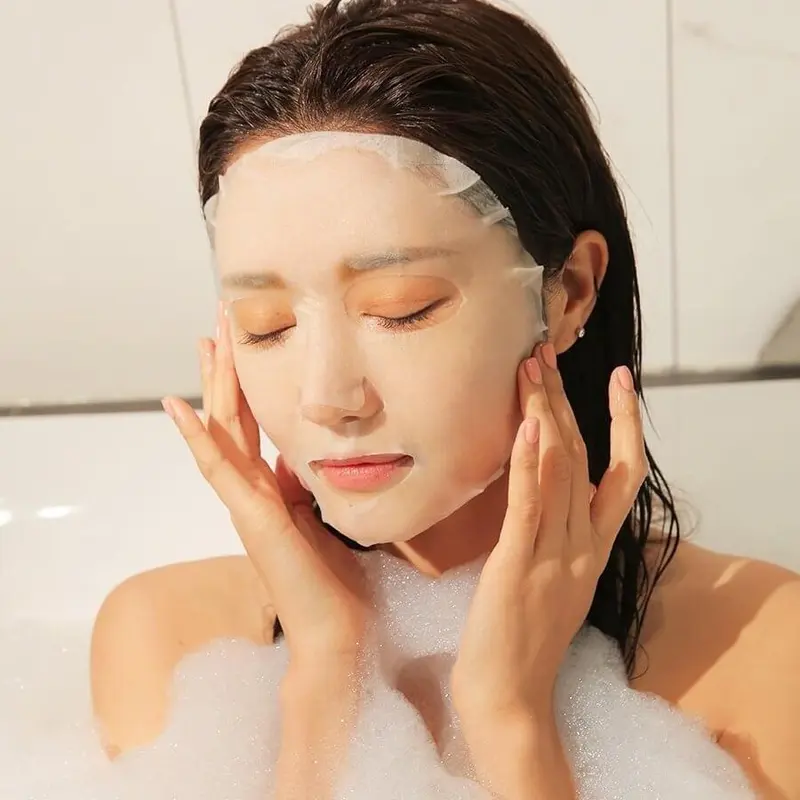 mặt nạ cho khách hàng mua sản phẩm nám tuyết bên shop