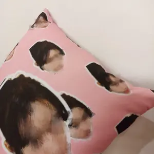 Ghaisani Project Bantal Face Pattern Custom Foto 30x30 Bahan Katun Lembut Nyaman Printing Satu Sisi Desain Unik Custom Hadiah Souvenir