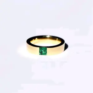 Cincin Emerald Zamrud Zircon Minimalis Modern / Cincin Gold Batu Hijau Pria Wanita / Golden Ring - Synthetic Emerald Minimalist Ring / Cincin Minimalis Simple Mewah / Cincin Tunangan Cincin Kawin Pria Wanita Batu Kristal imitasi