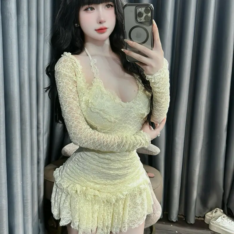 Set váy ren ngắn kèm áo khoác siêu xinh