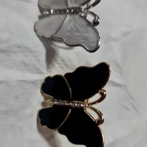Bros Ring Bros Kupu-kupu Elegan dengan Berlian Imitasi dan Mutiara, Desain Korea Fashion