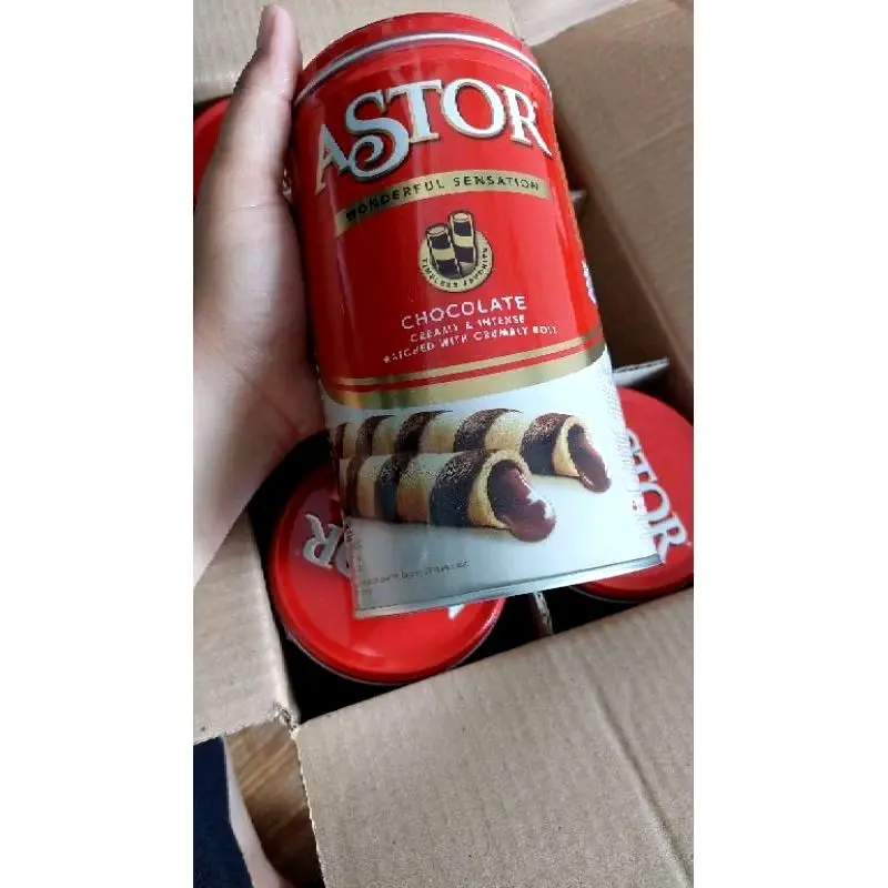 1 kardus isi 6 kaleng Astor wafer roll rasa cokelat Cemilan Snack Kering Toples 3