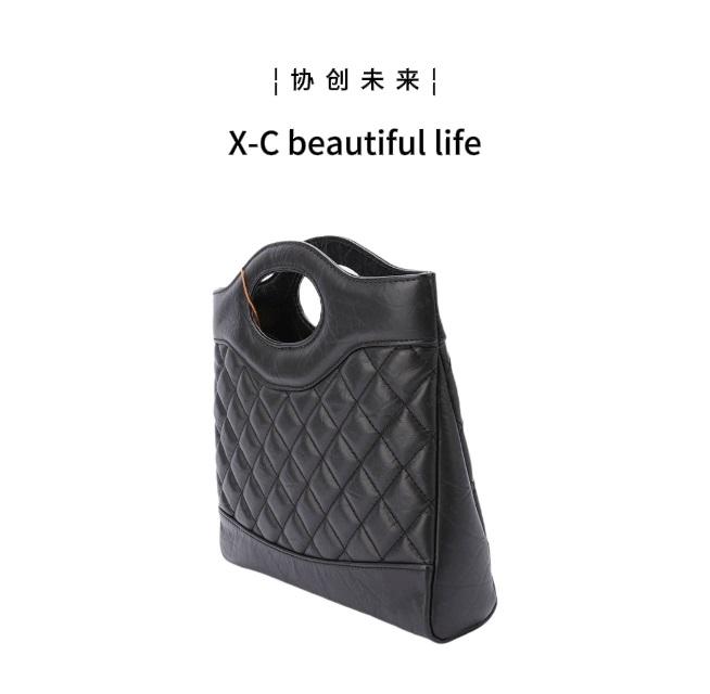 Product Introduction of 【PP】Fashion oblique span hand leather 24Cmini women's bag 9572 black gold 1