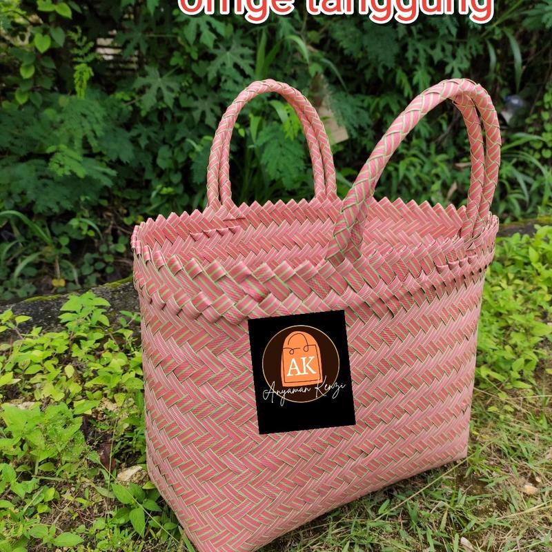 Tas anyaman polos tanggung 1