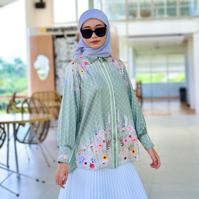 Gabrial YOSI SHIRT Atasan Wanita Exclusive Monogram Printed Limited Gabrial Hijab top Silk Silky Glow Kancing Cantik floral bloom series 7