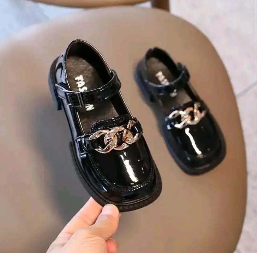 Sepatu Anak Perempuan Loafers Tali Rantai / Sepatu Sekolah Anak Cewek Hitam