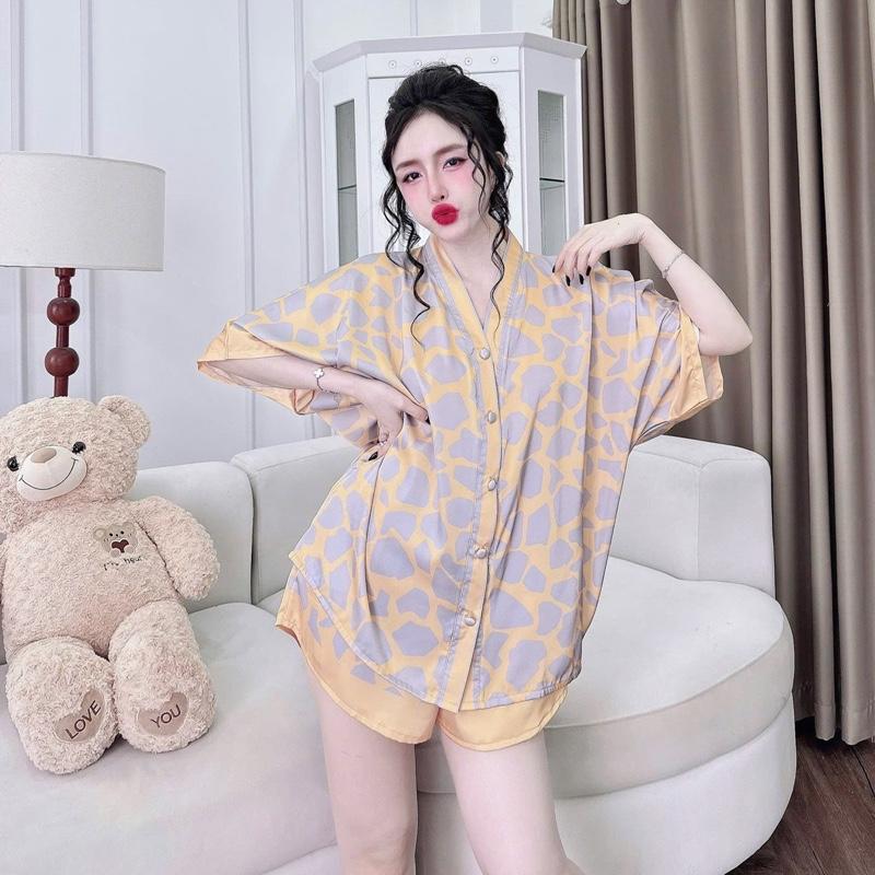 Độ Bộ quần đùi , áo cánh dơi , lụa latin có bigsize từ 60 đến 90kg in hoạ tiết đốm vàng xám  sang trọng , dễ thương .