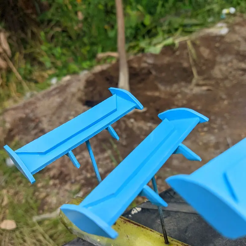 SPOILER MINIATUR BUS PLASTIK 0