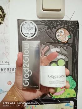 Product Review of [BPOM] Glad2Glow 2pcs bundle Skincare 2in1 Paket - Moisturizer+Serum Glowing Anti-acne Dark spot Barrier Bright Blueberry Ceramide Centella Berjerawat Memudarkan Mencerahkan Pencerah Wajah Arbutin Acid Extract Niacinamide Cooling Pelembab Melembutkan from ** M**😎 1