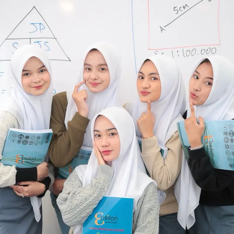 Lily Paris Premium  square by Tiebymin  plain square kerudung segi empat anti meleyot 0