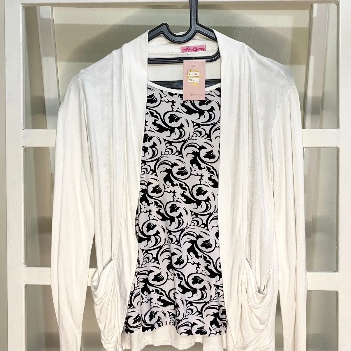 Set Outer Inner Floral Hitam Putih