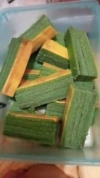 Product Review of lapis legit spesial pandan basah uk.16cmx16cm ADIKA CAKE 100%Halal from M**r b**i 0