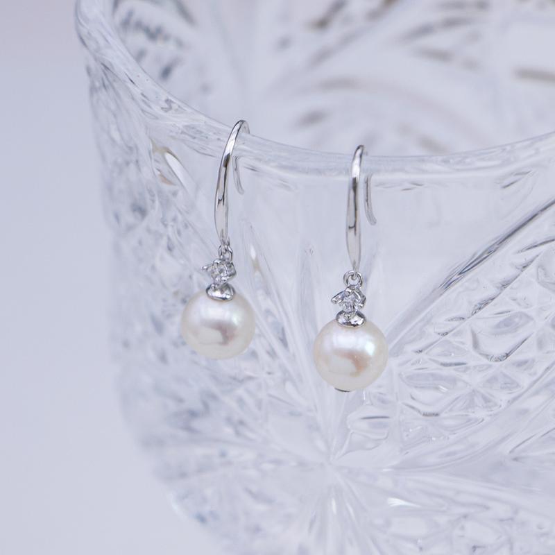 Shuiyu S925 silver freshwater nucleated white pearl ear hook8-9mm round and slightly flawed ZH13278 2