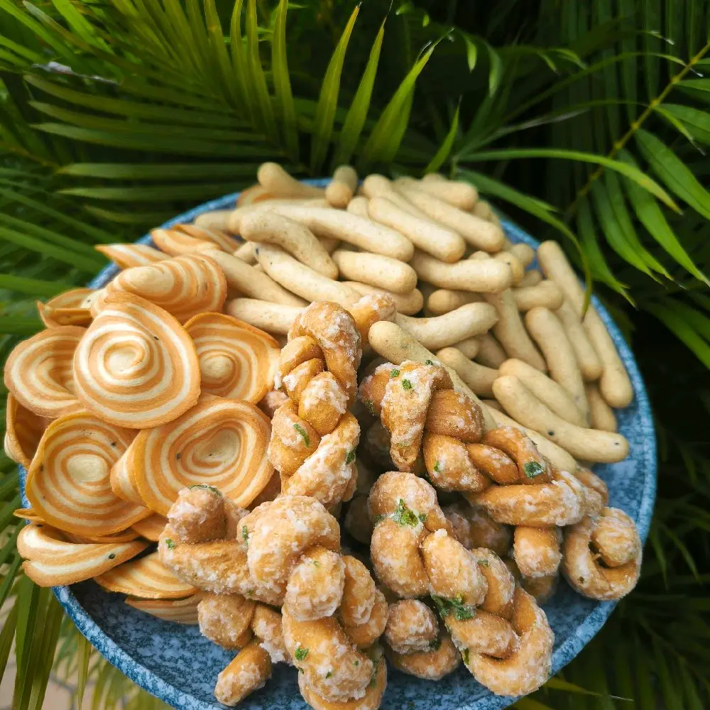 M1: COMBO 2KG TAI HEO, BÁNH CỘNG,QUAY CHÈO TRUYỀN THỐNG  Snack Food ( BÁNH KẸO MAI THI )
