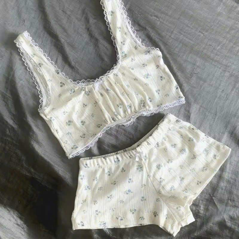 Set Ngủ Áo Ba Lỗ Croptop Cổ Vuông Viền Ren Đính Nơ Phối Quần Thun Tí hOn Cạp Ngắn Hoạt Tiết Hoa Nhí Đáng Yêu