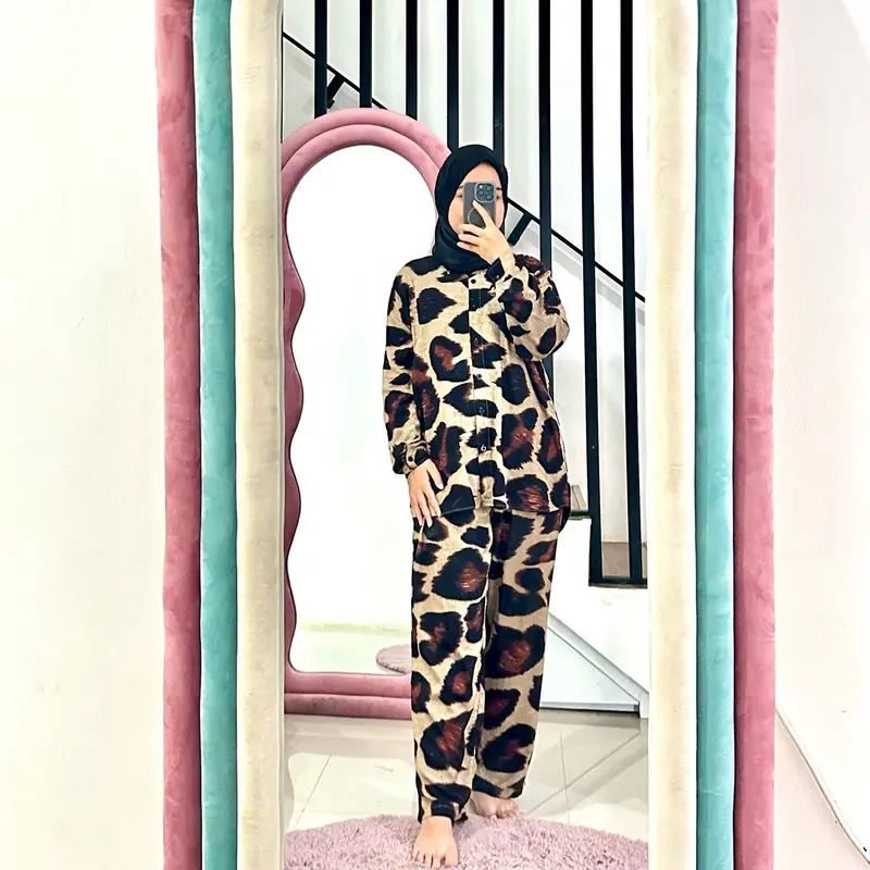 ONE SET DAN DASTER FAISA SELECT ITEM Setelan 1