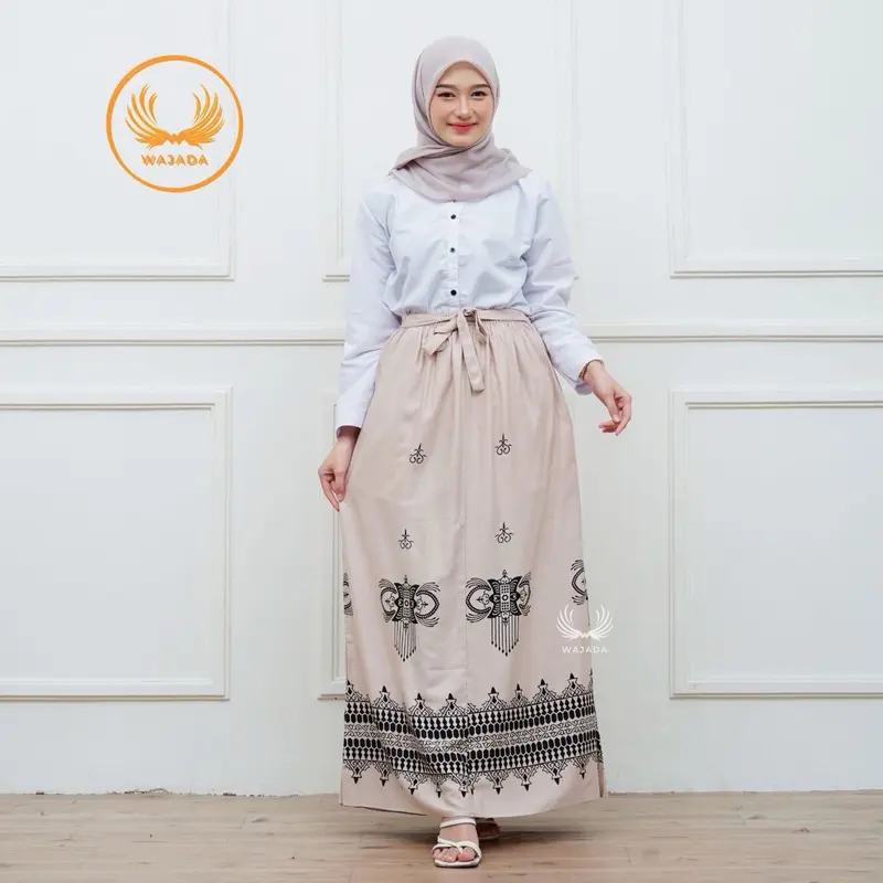 ROK SANTRIWATI ROK BATIK WANITA BAWAHAN WANITA ROK BAHAN RAYON ROK GOYOR Muslim Motif Hitam Panjang Bawahan Karet Katun 7
