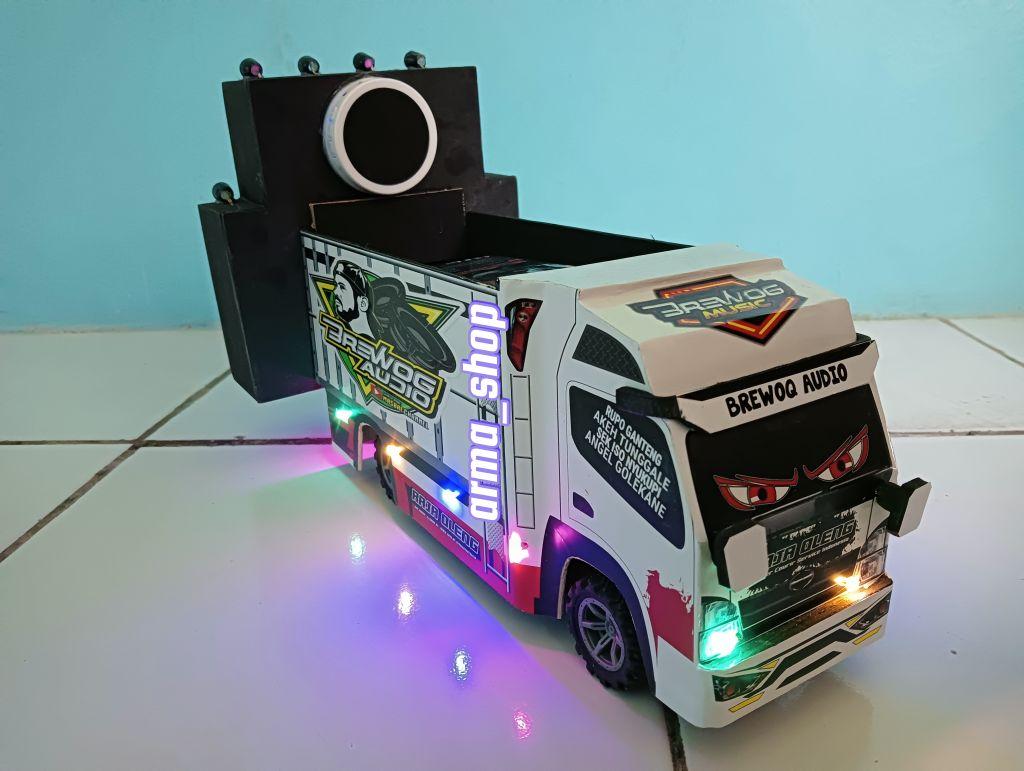 miniatur truck plus sound horeg GERATIS KASIH NAMA DAN FOTO