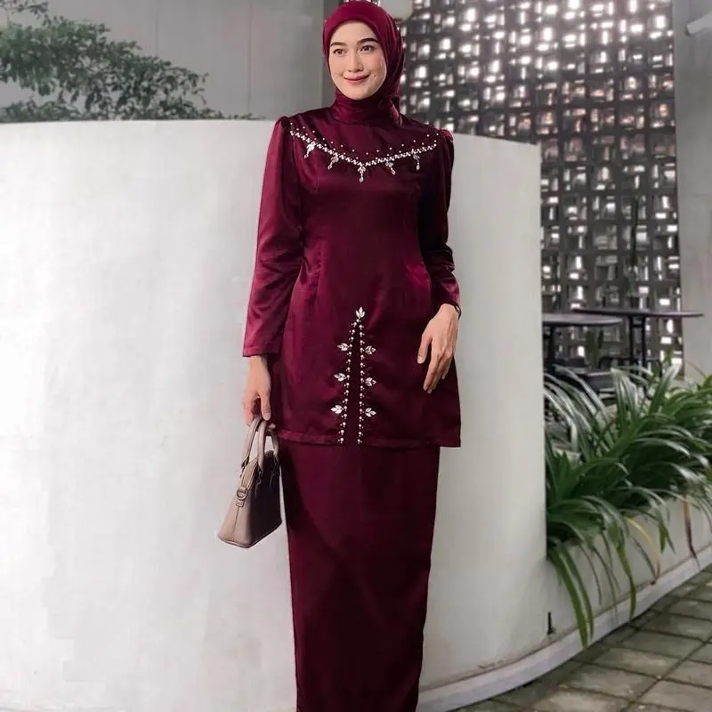 FAYRA One Set Baju Kurung Melayu Dress Pesta Payet Swarosky Mewah Burgundy Gamis Lebaran 2025 Idul Fitri Gaun Karet Muslim Kondangan Wanita malay Satin Silk Panjang Remaja Rempel Dewasa Setelan elegan Span 1