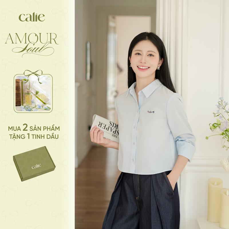 Áo sơ mi dáng croptop thêu ngực, chất liệu mềm mát, form basic dễ mix đồ, phối với quần jean, quần âu Thời Trang nữ Calie AS318
