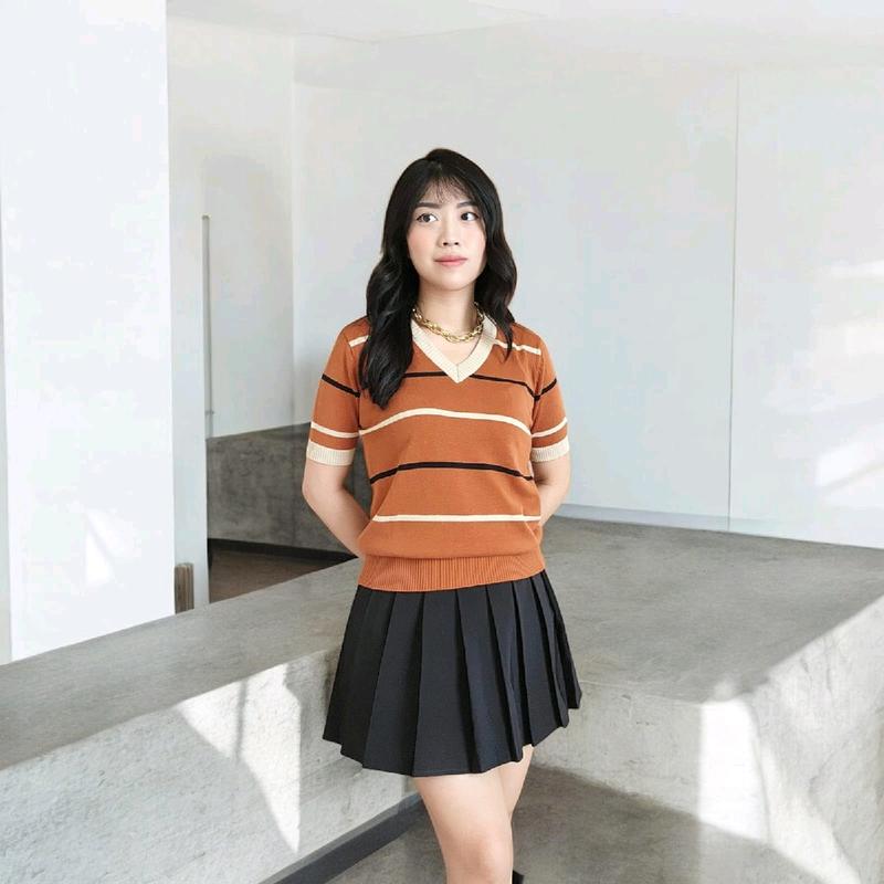 [Mikicloth] Tanny Stripe V Shortsleeve Knit Top | Atasan Blouse Kaos Rajut Wanita Motif Salur Lengan Pendek Korean Style S M L Terbaru Kekinian 2023 4