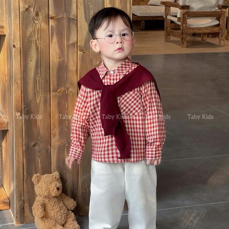   TABY - Form nhỏ  K kèm khăn Áo sơ mi kẻ đỏ phối túi ngực chất liệu thô hàn mềm mại cho bé 8-28kg TB73 