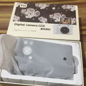 【COD】Kamera CCD, kamera selfie digital, kamera retro, kamera anti-goyang, mendukung selfie, kamera Vlog, layar 2,4 inci, dengan kartu 32GB