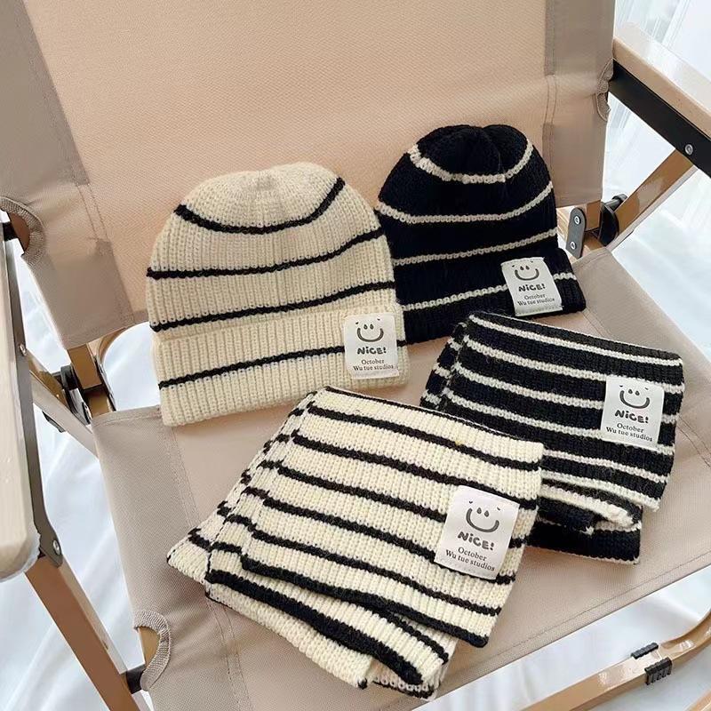 Bộ Mũ Và Khăn Quàng quàng cổ Sọc Cho Em Bé Thiết Kế Dễ Thương, Dệt Kim Ấm Áp, Thích Hợp Cho Mùa Thu Và Mùa Đông, Mũ Len Cho Trẻ Mới Biết Đi Và Trẻ Em, Kèm Khăn Quàng Quàng Cổ